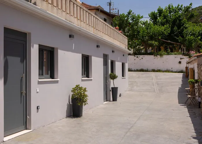 Staianna - Stylish Myrtia *